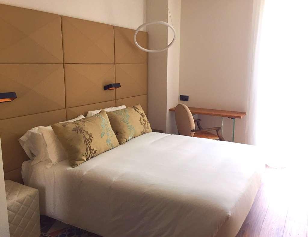 Hotel Sb Glow バルセロナ 部屋 写真